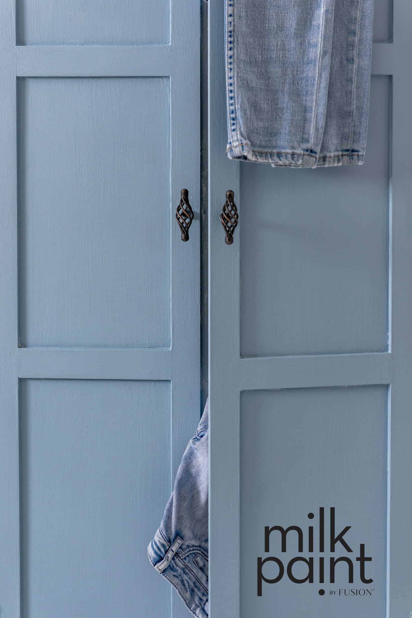 Skinny_Jeans_Fusion_Milk_Paint_Powder_Furniture_Armoire_Bonding_Agent_HR_191205_2197 Skinny Jeans Fusion Milk Paint Powder Furniture Armoire Bonding Agent HR 191205 2197 scaled